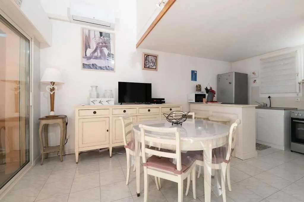 Apartment Charmant Duplex A 500 M Du Port D'Hyeres Lesclesdenicole Le Pradet